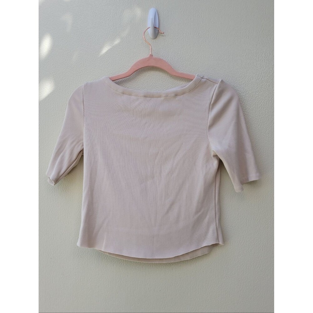 Tahari Women's Cream Short Sleeve Scoop Neck Top Size M.